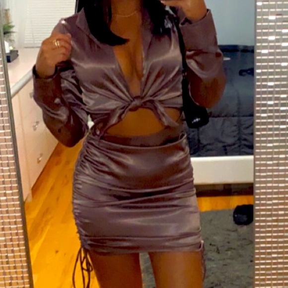 Fashion Nova cut out silk dress - Picture 2 of 2